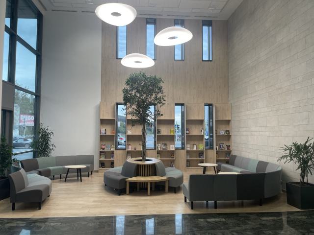 IP WEST IRODAHÁZ